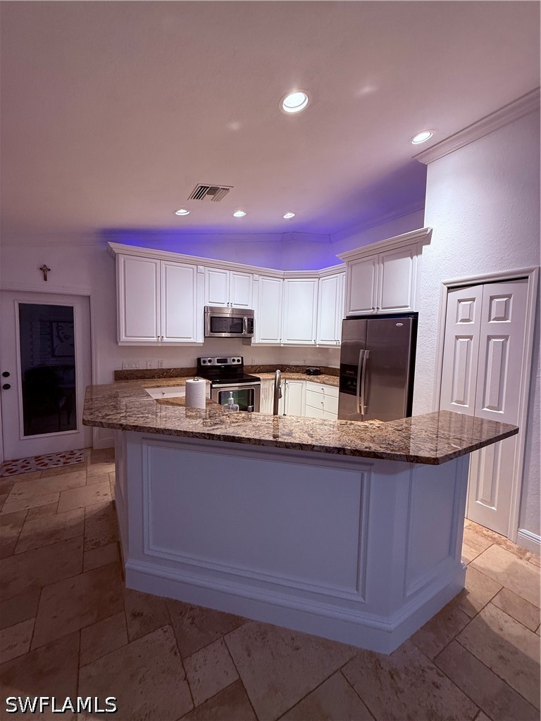 4 Bed SingleFamilyResidence for Sale in Naples, photo 14