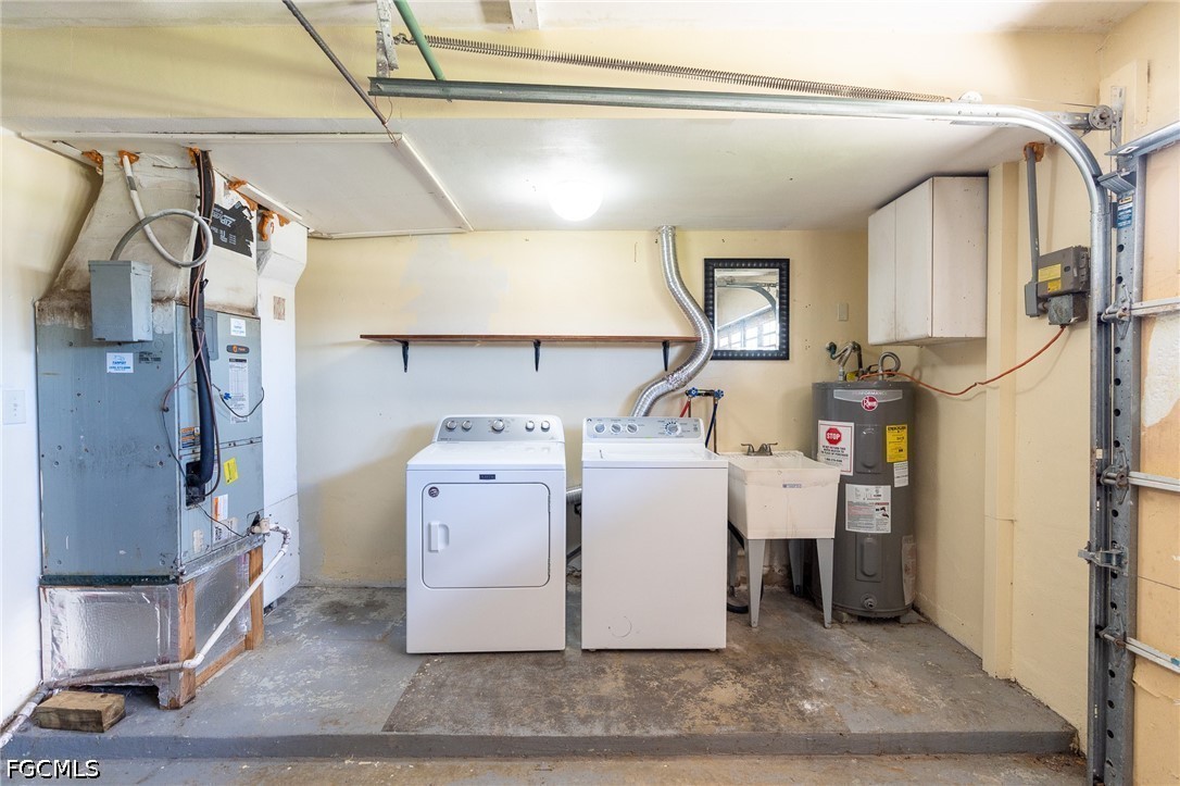 2 Bed SingleFamilyResidence for Sale in Cape Coral, photo 14