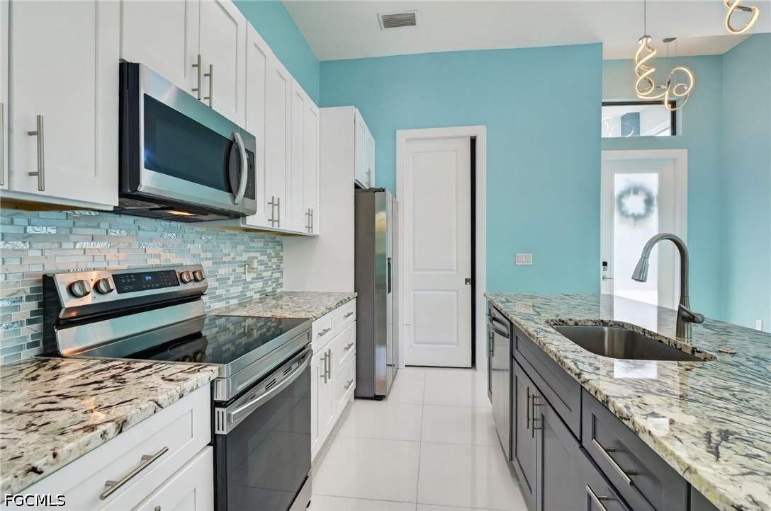 3 Bed Pool Home for Sale in Cape Coral, photo 14