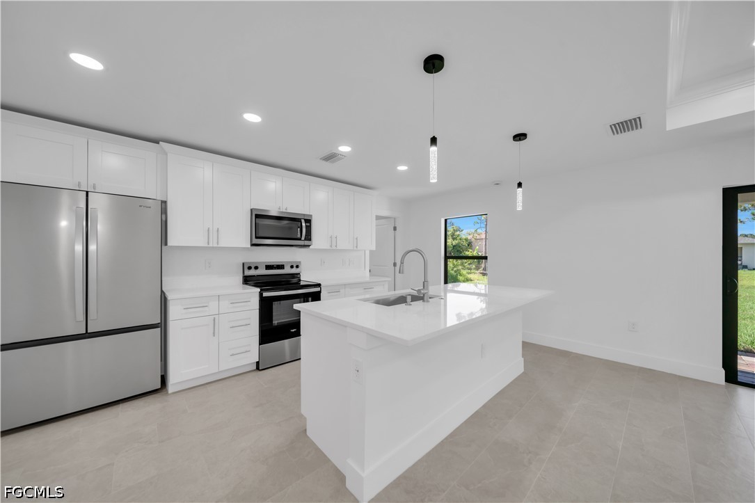3 Bed SingleFamilyResidence for Sale in Lehigh Acres, photo 14