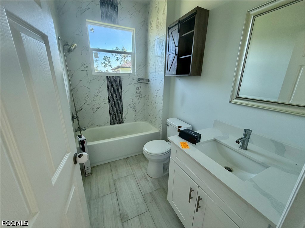 4 Bed SingleFamilyResidence for Sale in Lehigh Acres, photo 14