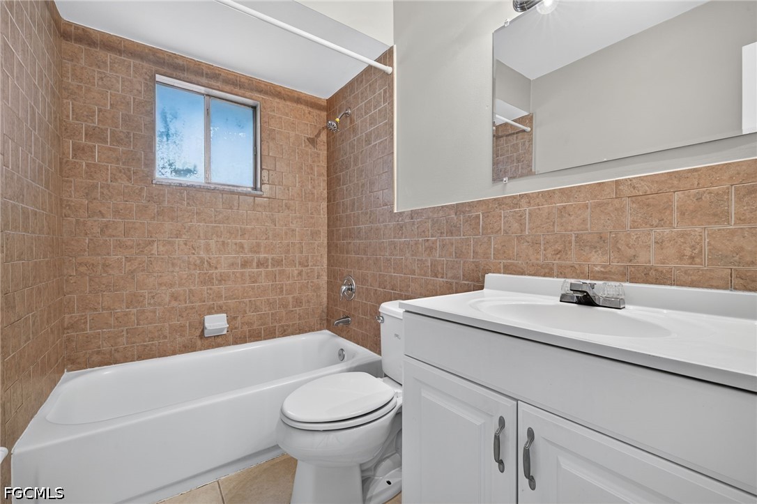 2 Bed Condominium for Sale in Fort Myers, photo 14