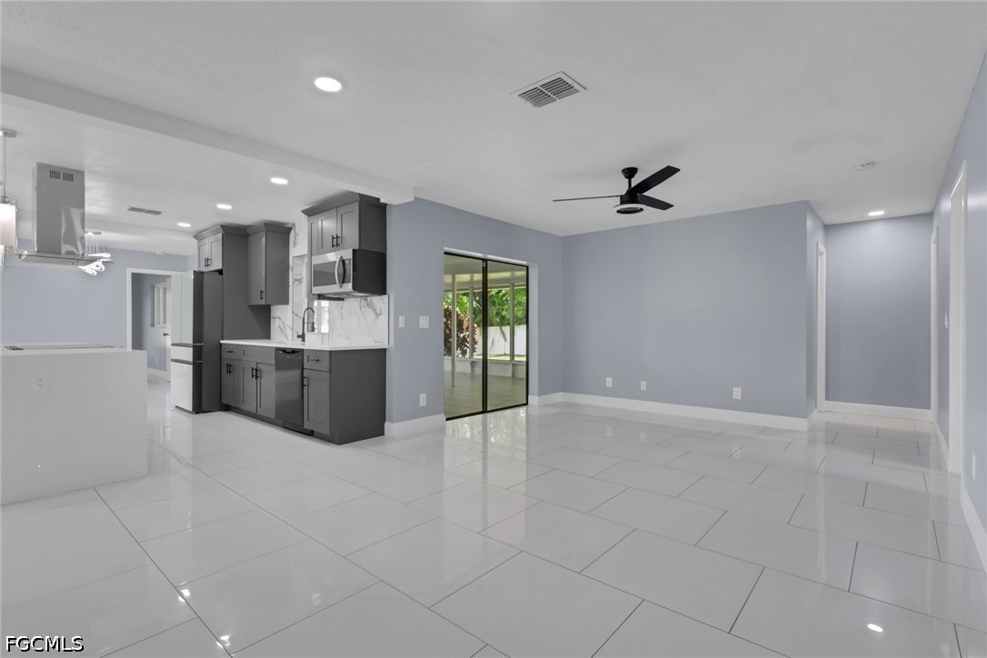3 Bed SingleFamilyResidence for Sale in Cape Coral, photo 14
