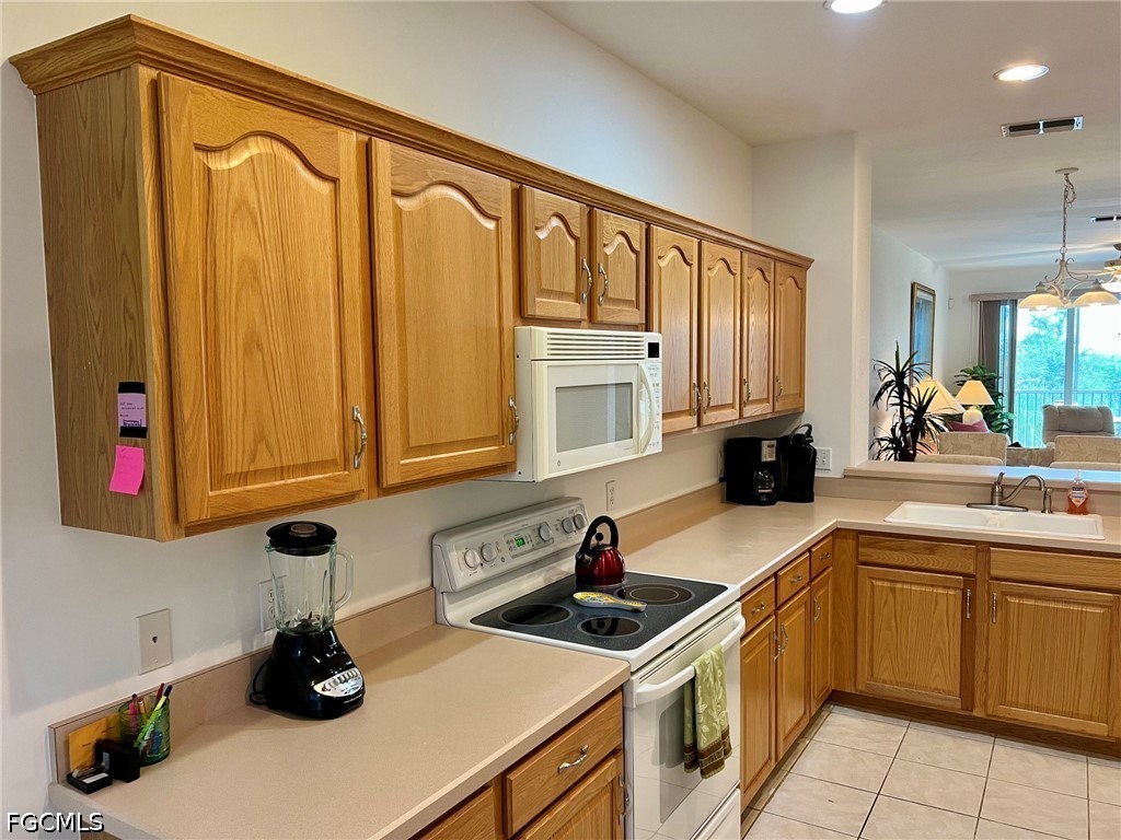 2 Bed Condominium for Sale in Sanibel View Condo, FL, $3,900 — photo 14