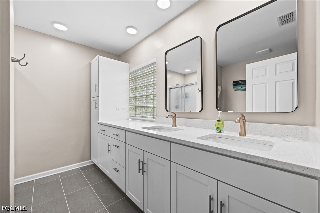 2 Bed SingleFamilyResidence for Sale in North Fort Myers, FL — photo 14