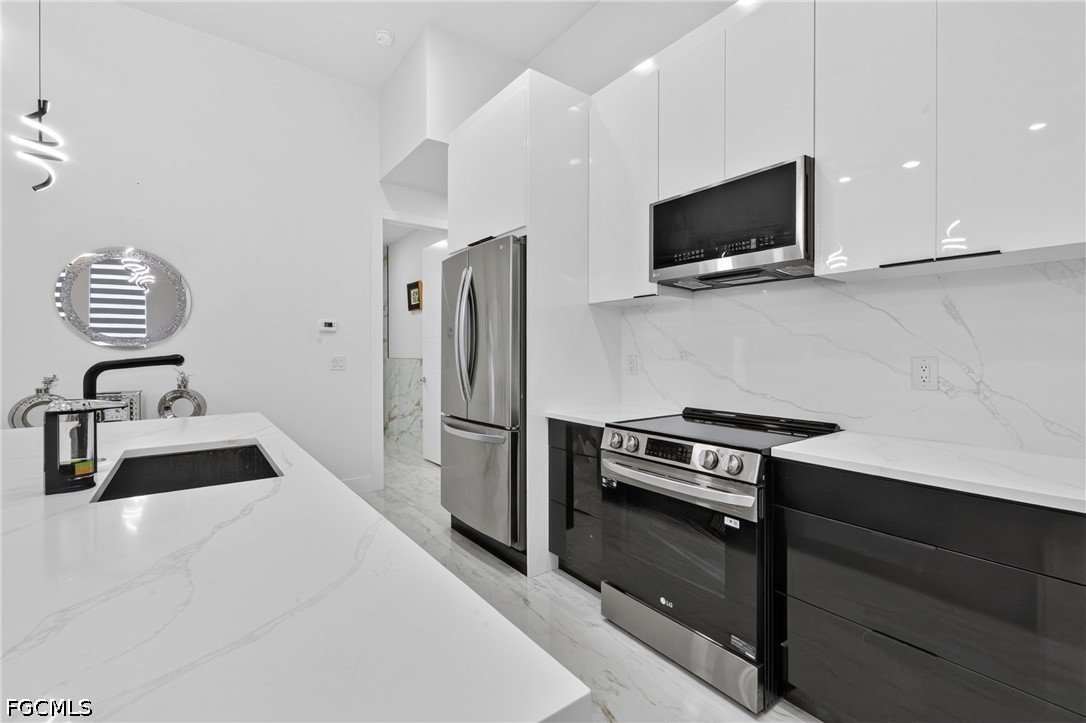 3 Bed SingleFamilyResidence for Sale in North Fort Myers, FL — photo 14