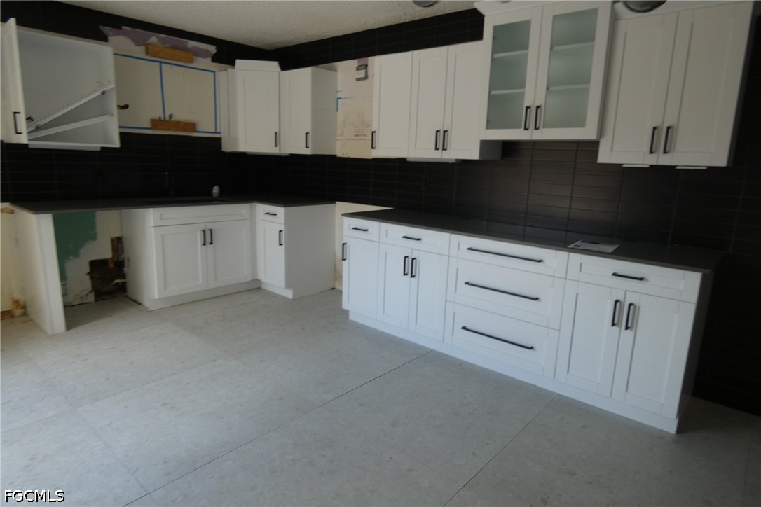 2 Bed Condominium for Sale in Fort Myers, FL, $124,900 — photo 14