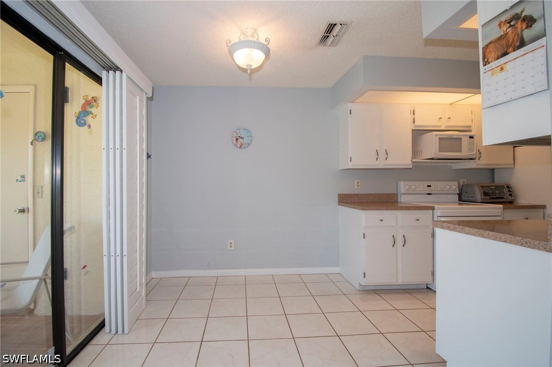 2 Bed Waterfront Home for Sale in Fort Myers, photo 14