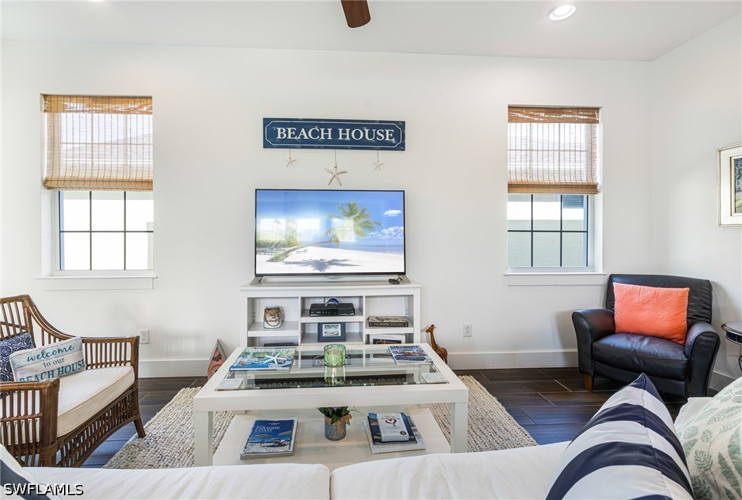 5 Bed SingleFamilyResidence for Sale in Kelly Plaza, FL — photo 14