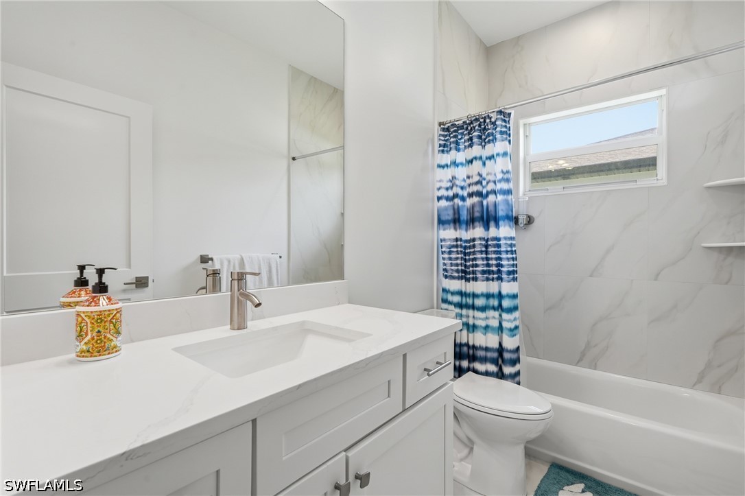 3 Bed Duplex for Sale in Heitmans, FL, $3,000 — photo 14