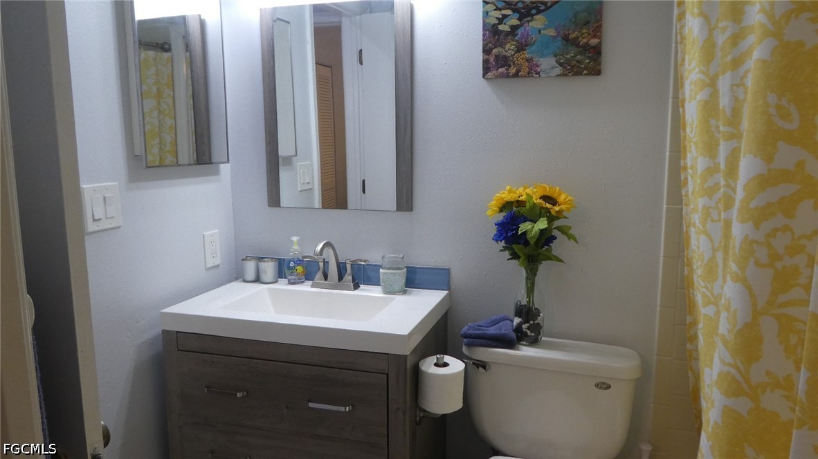 2 Bed Condominium for Sale in Fort Myers, FL, $3,000 — photo 14