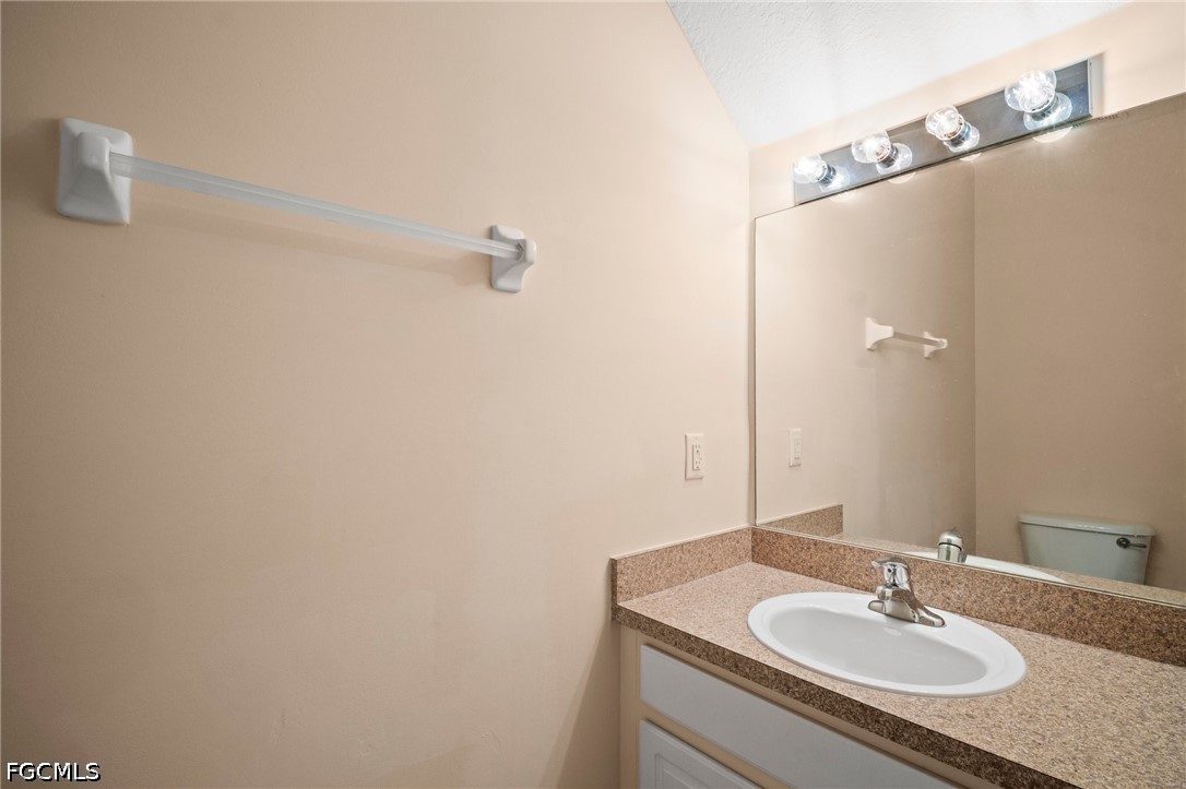 2 Bed Townhouse for Sale in Winkler Estates, FL, $1,400 — photo 14
