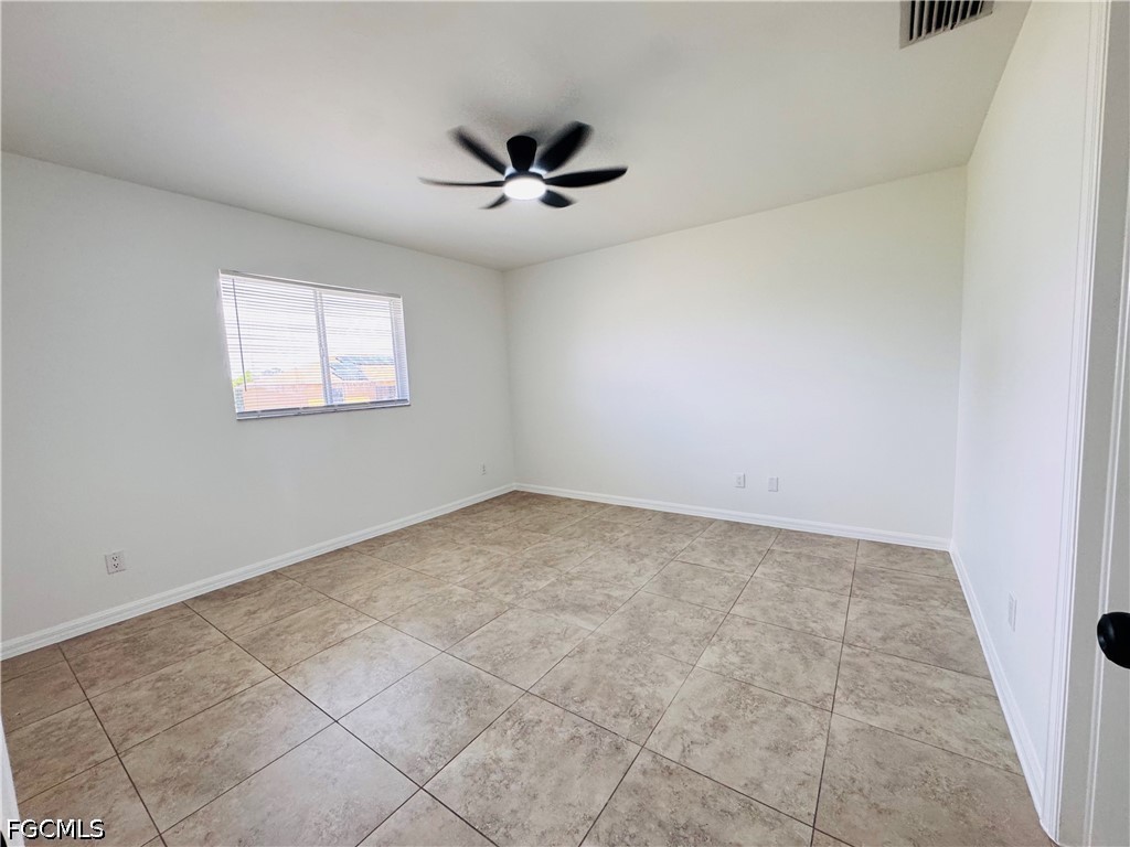 3 Bed SingleFamilyResidence for Sale in Mirror Lakes, FL — photo 14