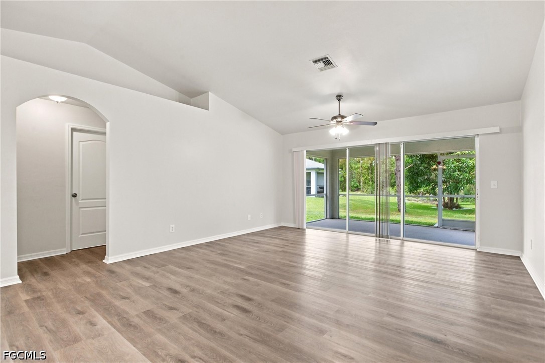 3 Bed SingleFamilyResidence for Sale in Mirror Lakes, FL — photo 14