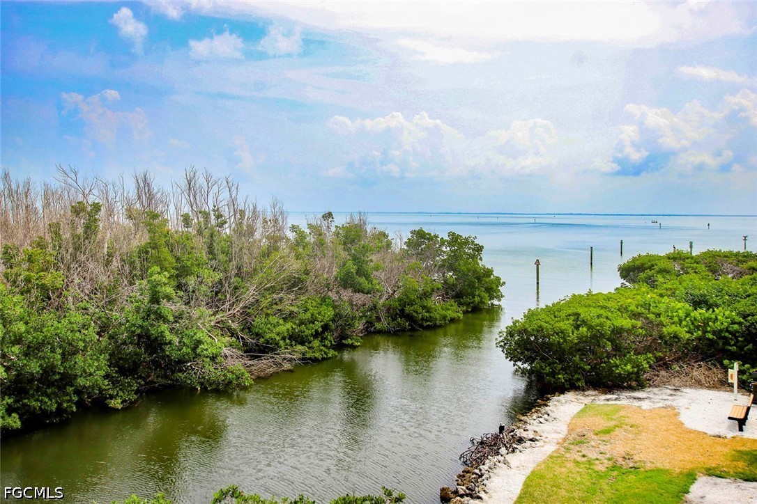 3 Bed Waterfront Home for Sale in Captiva, FL, $950,000 — photo 14