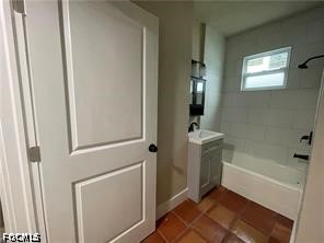 2 Bed SingleFamilyResidence for Sale in Fort Myers, FL — photo 14