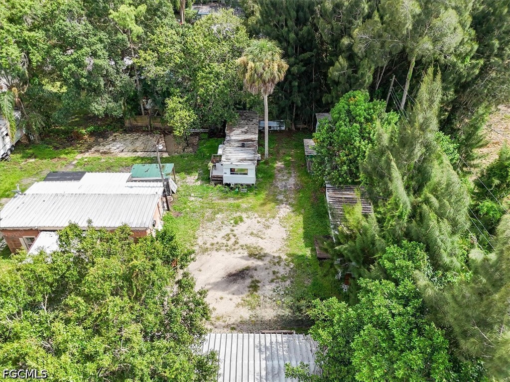 6 Bed SingleFamilyResidence for Sale in Fort Myers, FL — photo 14