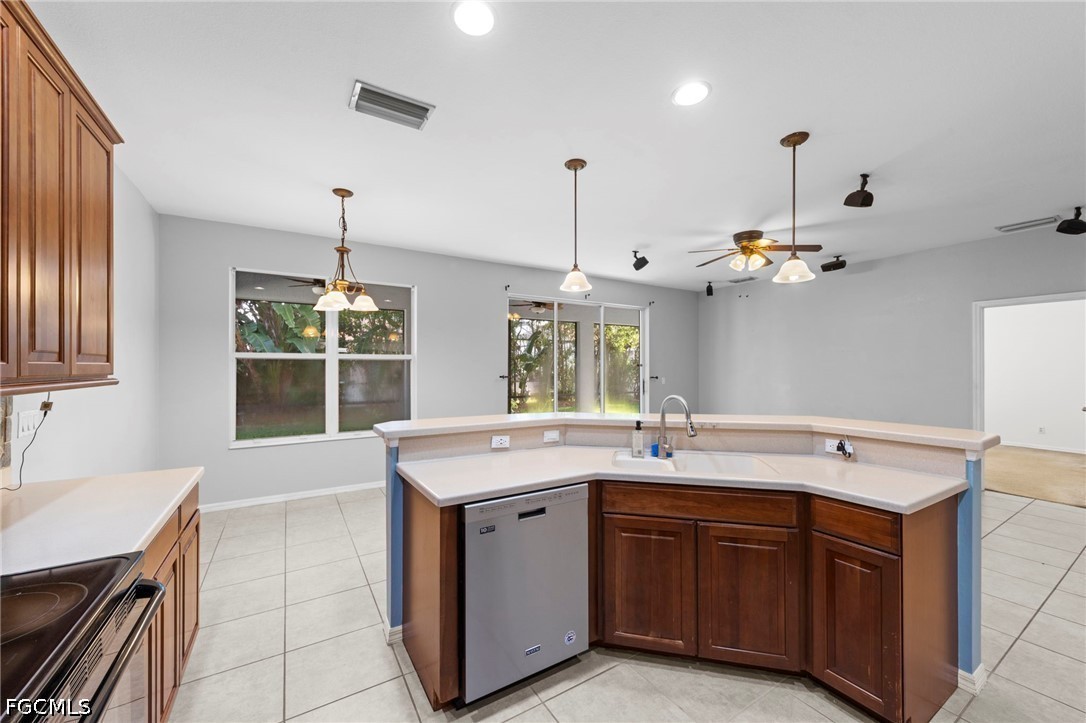 3 Bed SingleFamilyResidence for Sale in Cypress Cay, photo 14