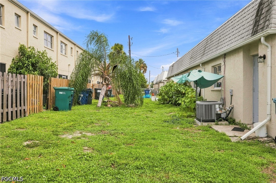 7 Bed Triplex for Sale in Fort Myers, FL, $599,000 — photo 14