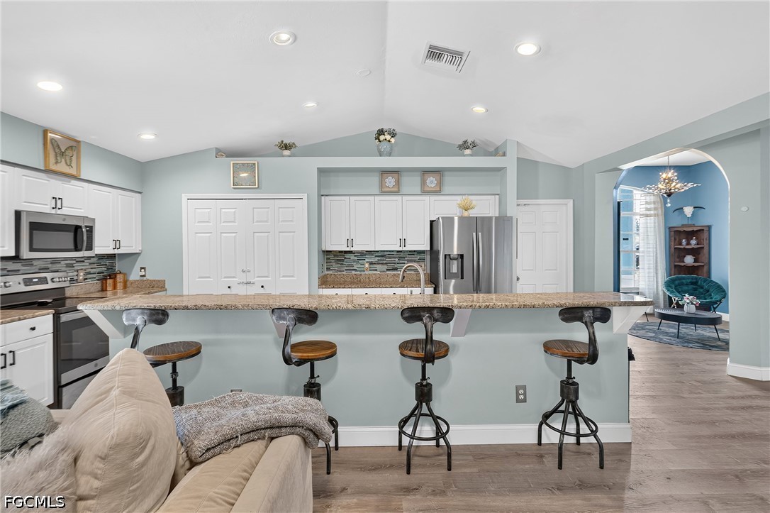 4 Bed SingleFamilyResidence for Sale in Mirror Lakes, FL — photo 14