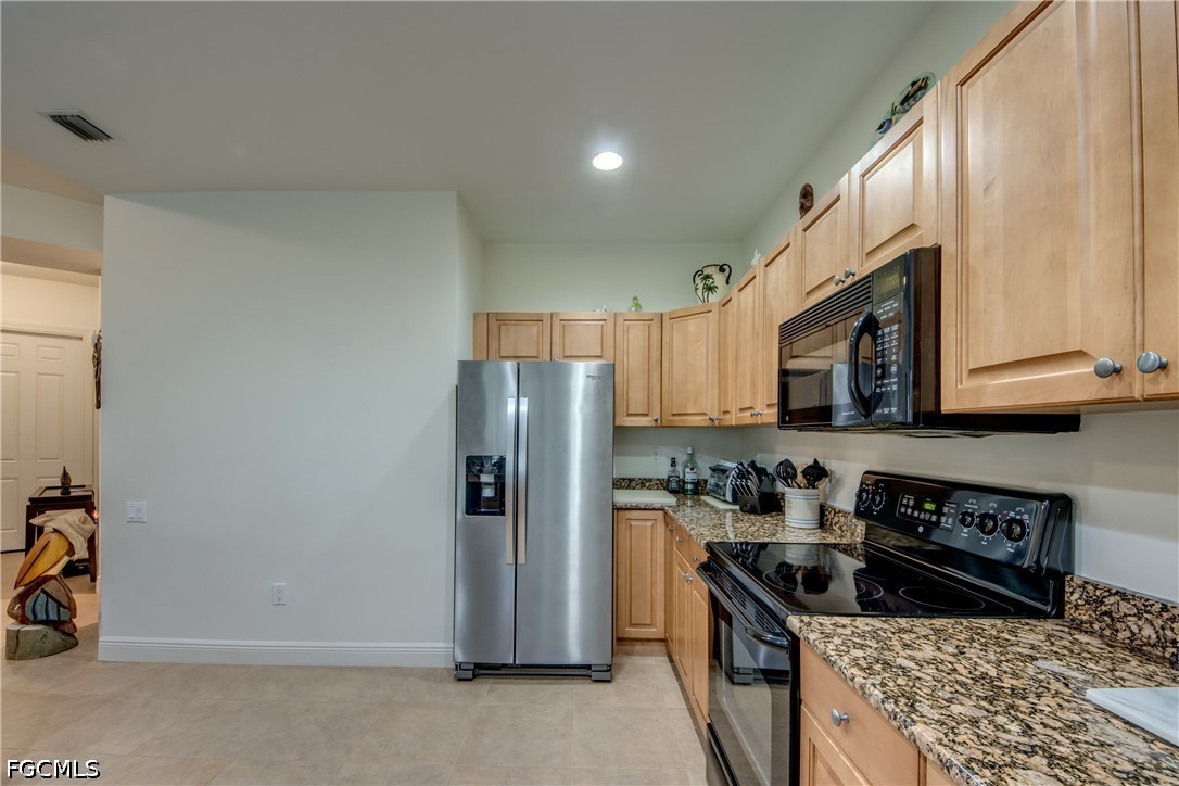 2 Bed Condominium for Sale in Tuscany Court, FL, $250,000 — photo 14