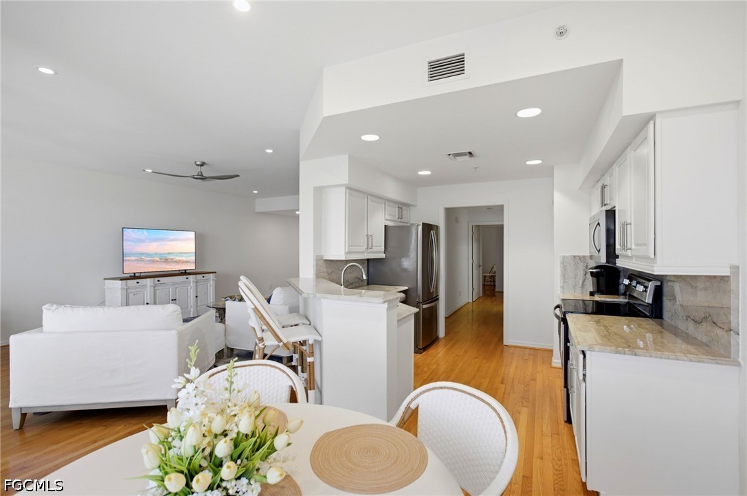 3 Bed Waterfront Home for Sale in Waterside At Bay Beach, photo 14