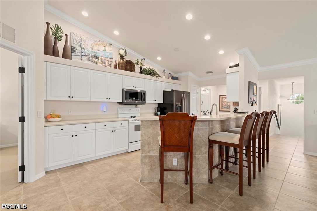 3 Bed Pool Home for Sale in Kings Green, photo 14
