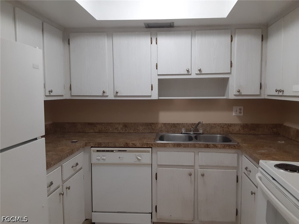 2 Bed Condominium for Sale in Green Tee Village, FL, $1,250 — photo 14