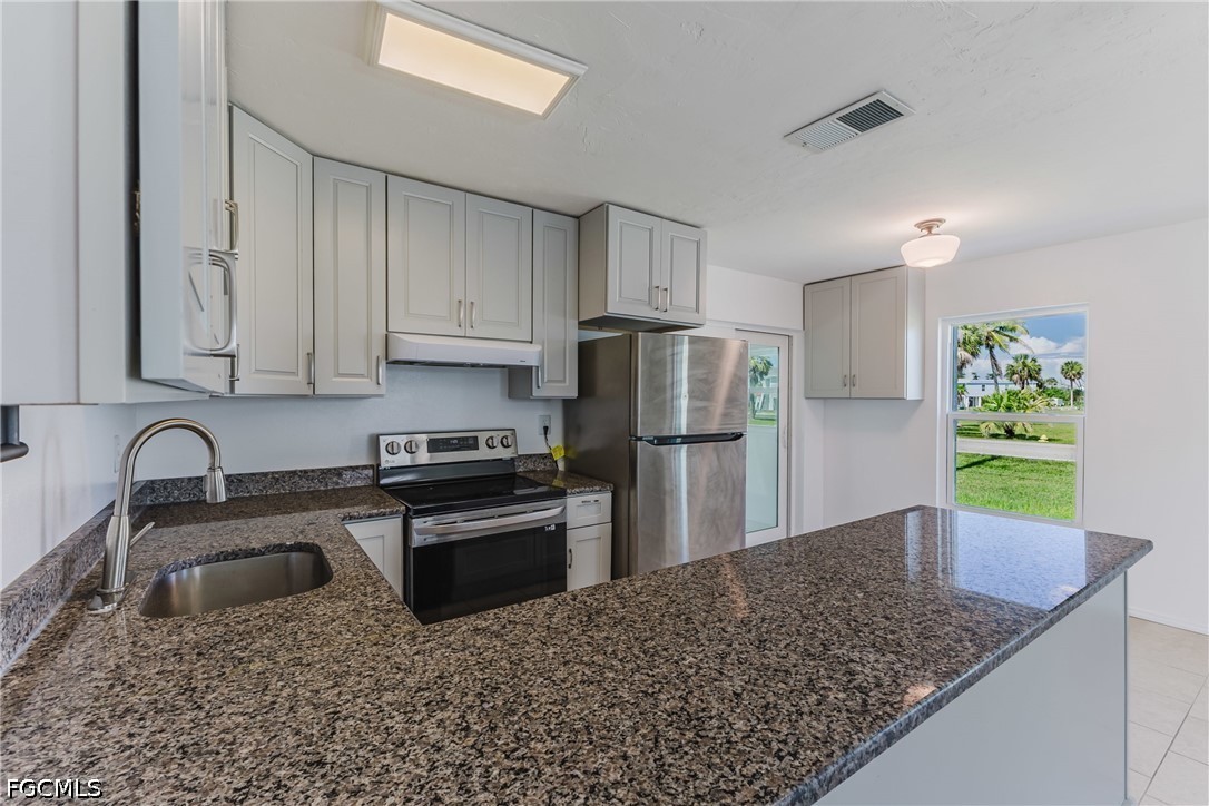 2 Bed Attached for Sale in Pinewood Villas, FL, $160,000 — photo 14
