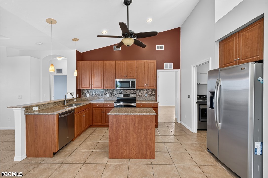 3 Bed Pool Home for Sale in Cape Coral, photo 14
