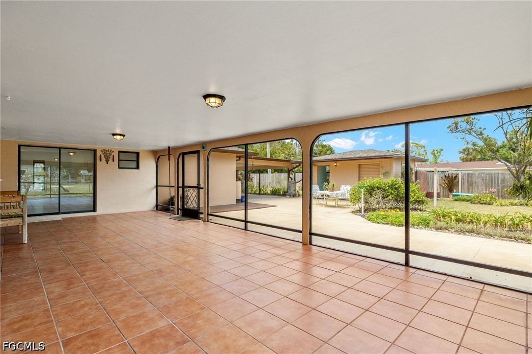 3 Bed SingleFamilyResidence for Sale in Fort Myers, photo 14