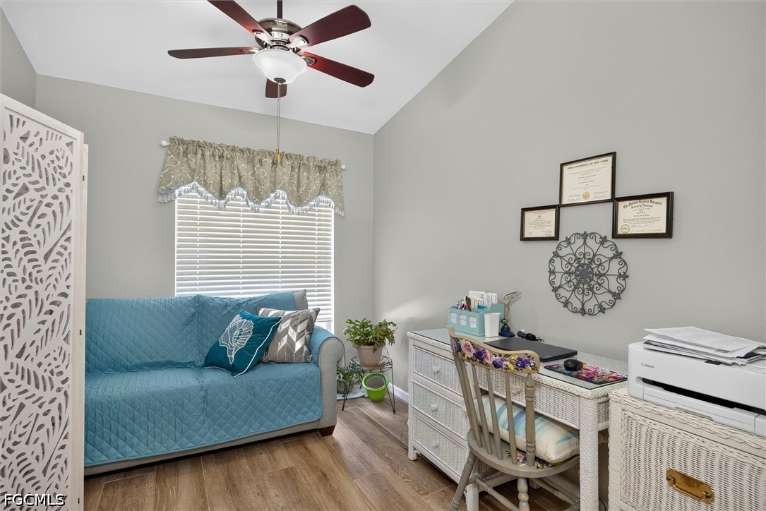 2 Bed Waterfront Home for Sale in Grandview, photo 14