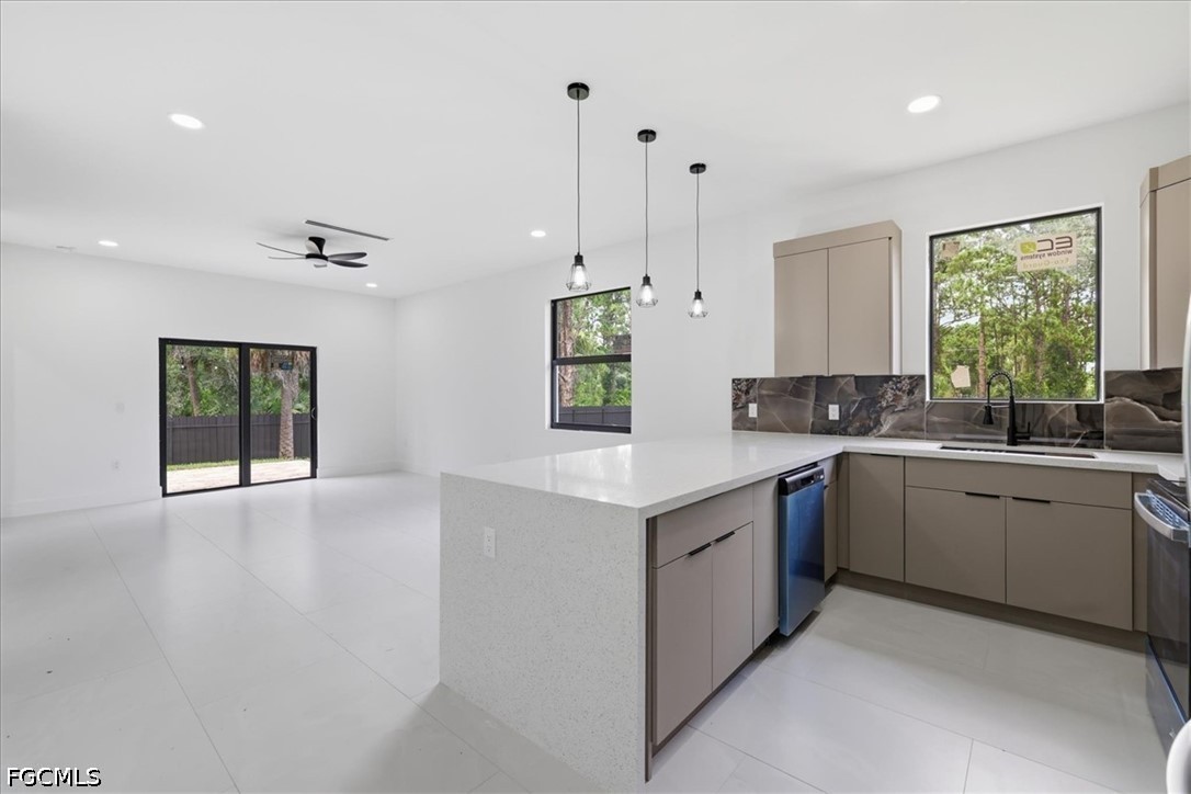3 Bed SingleFamilyResidence for Sale in Not Applicable, FL — photo 14