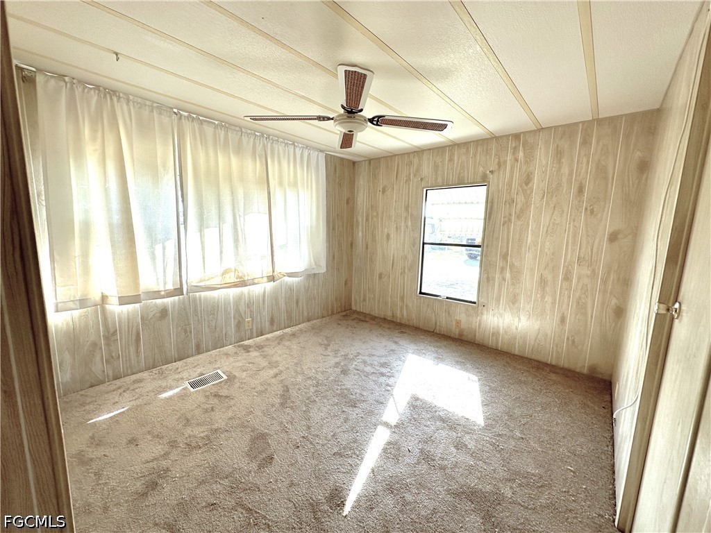 2 Bed ManufacturedHome for Sale in Mobile Manor, FL, $1,200 — photo 14