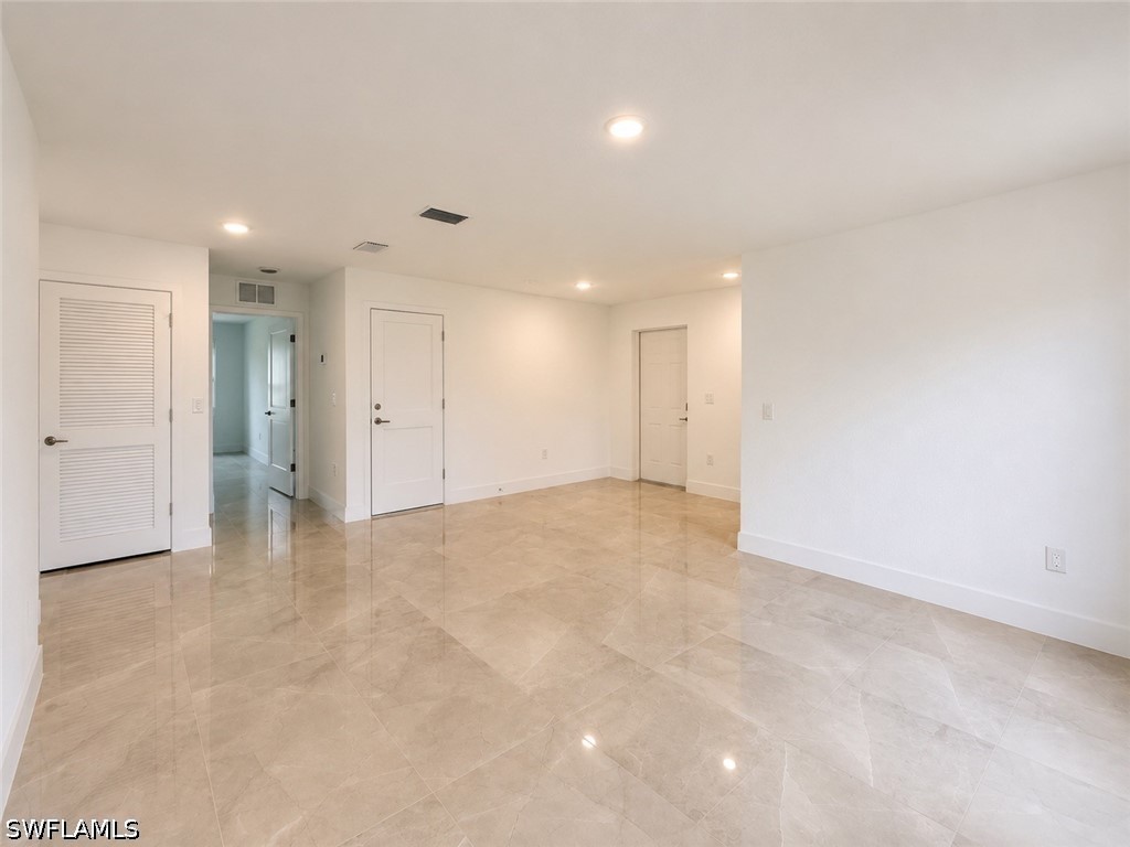 3 Bed SingleFamilyResidence for Sale in Lehigh Acres, photo 14