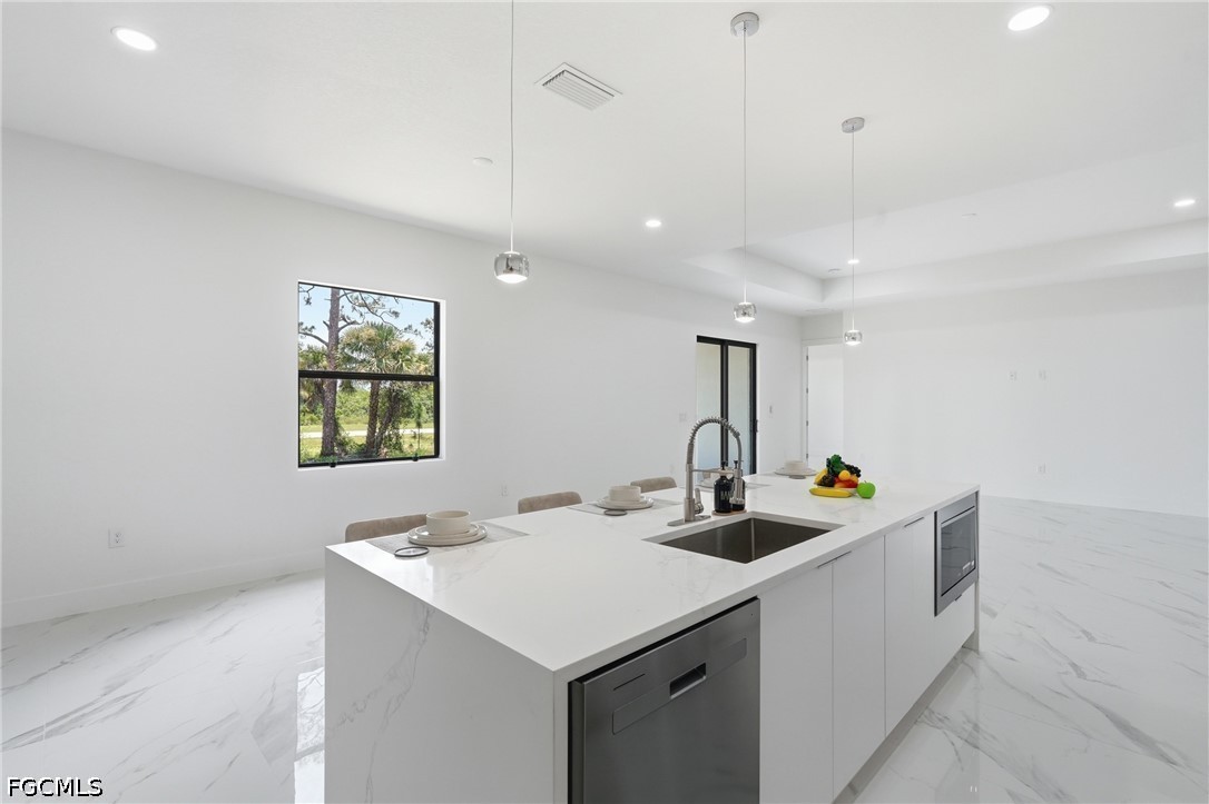 4 Bed SingleFamilyResidence for Sale in Port Labelle, photo 14