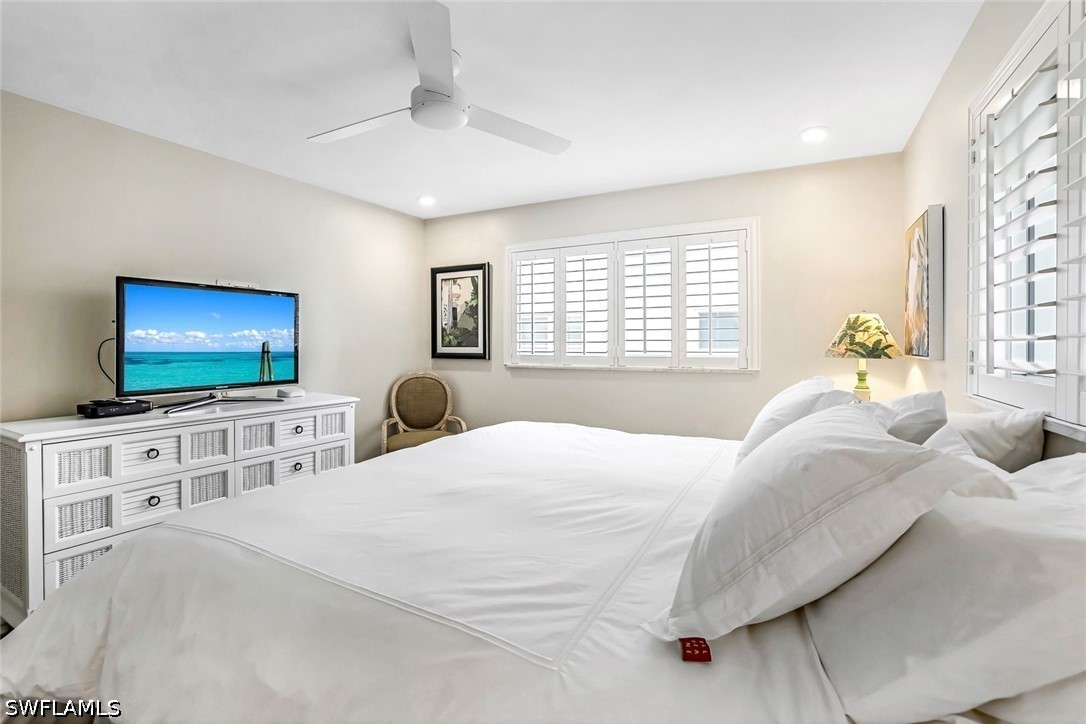 2 Bed Waterfront Home for Sale in Marina Manor, photo 14