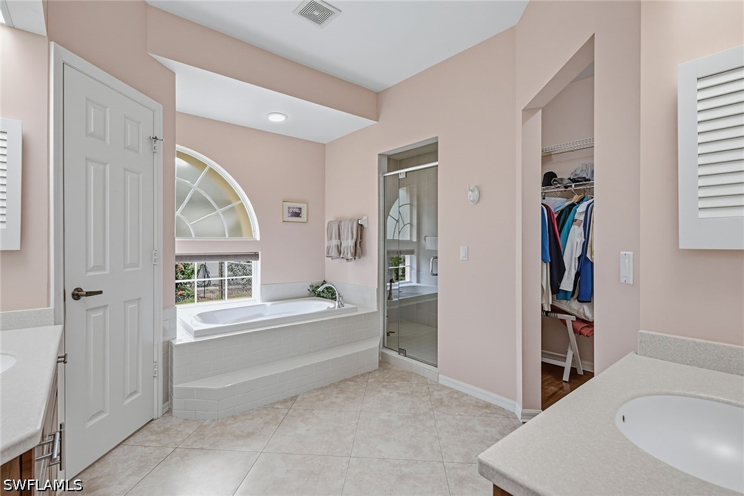 4 Bed Pool Home for Sale in Marco Island, photo 14