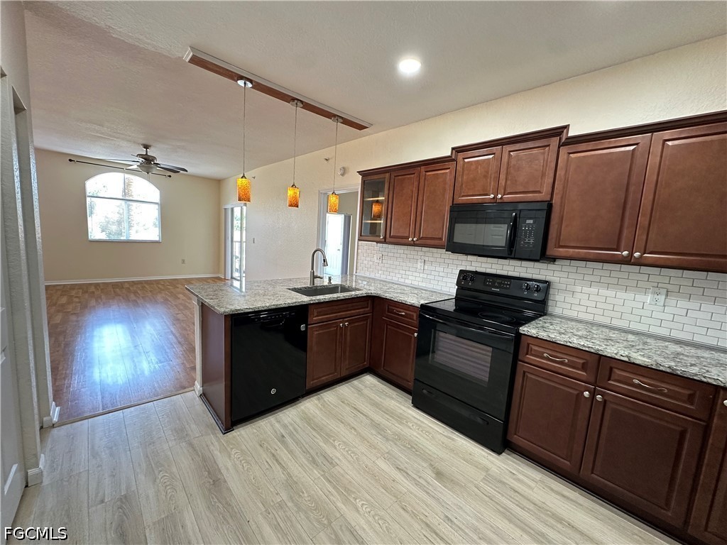 3 Bed Pool Home for Sale in Tuscany Gardens, photo 14