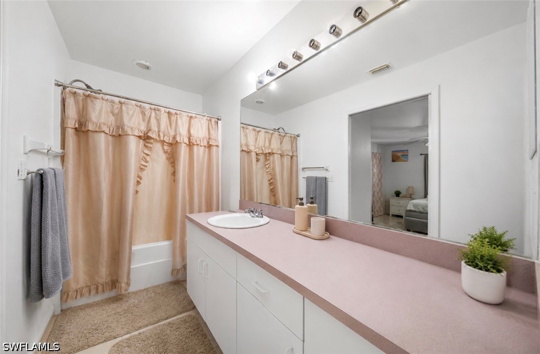 3 Bed SingleFamilyResidence for Sale in Mirror Lakes, photo 14
