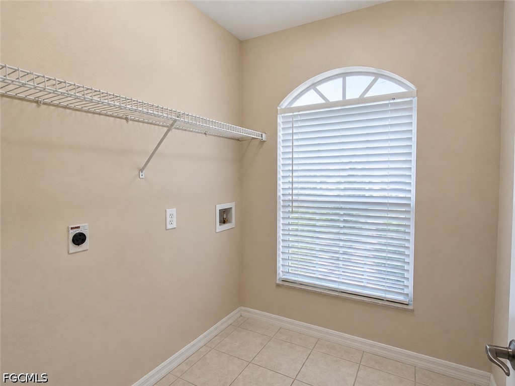 3 Bed Waterfront Home for Sale in Cape Coral, photo 14