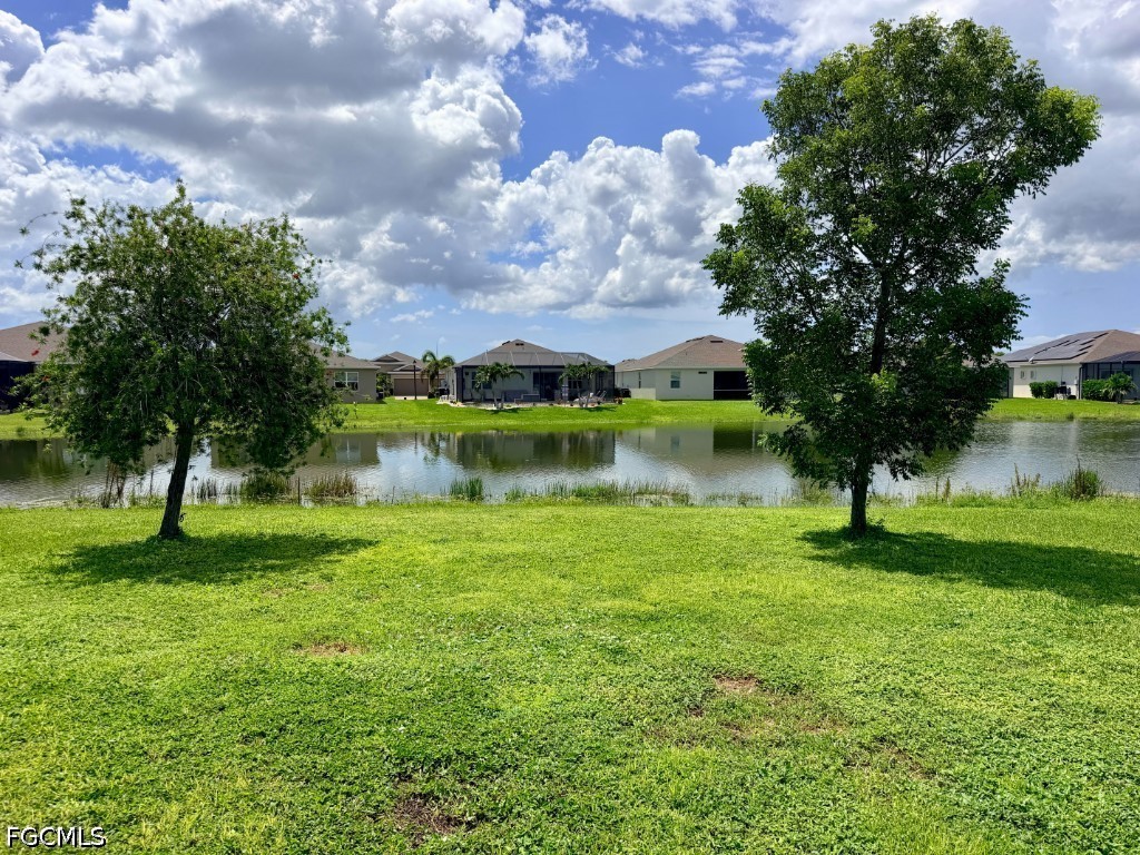 4 Bed Waterfront Home for Sale in Entrada, photo 14