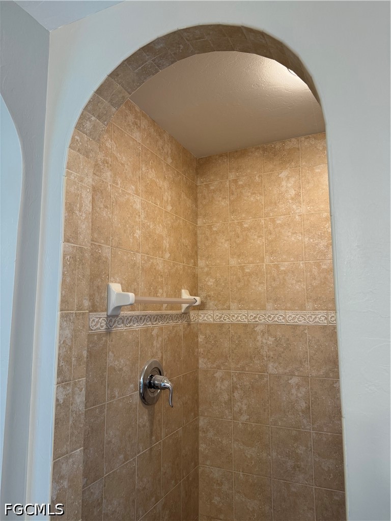 3 Bed SingleFamilyResidence for Sale in Cape Coral, photo 14