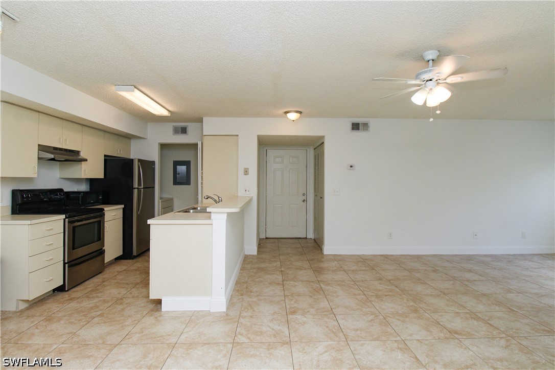 1 Bed Condominium for Sale in Oasis, photo 14
