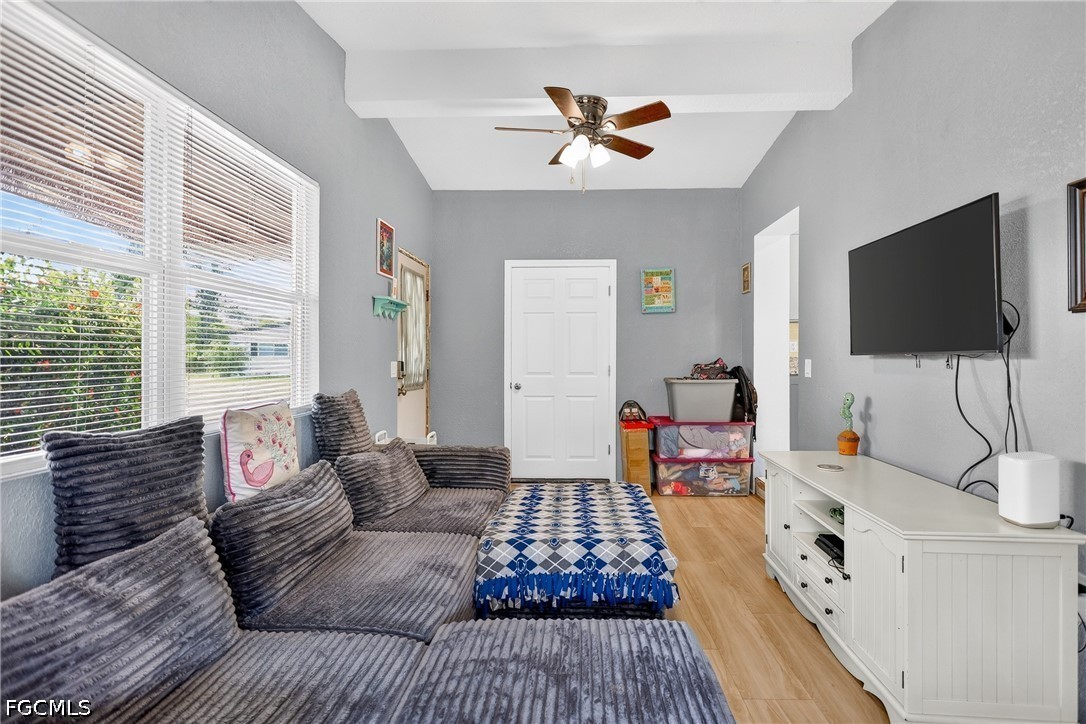 2 Bed SingleFamilyResidence for Sale in Port Charlotte, photo 14