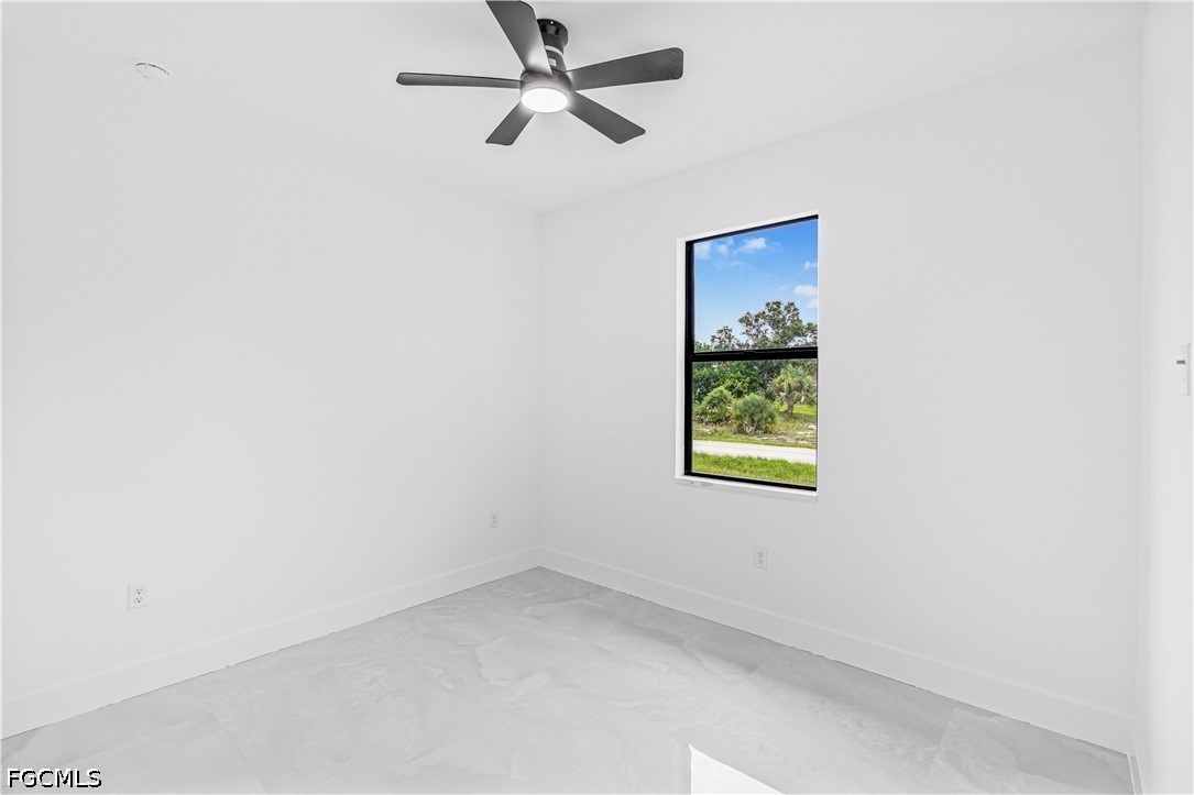 3 Bed SingleFamilyResidence for Sale in Lehigh Acres, photo 14