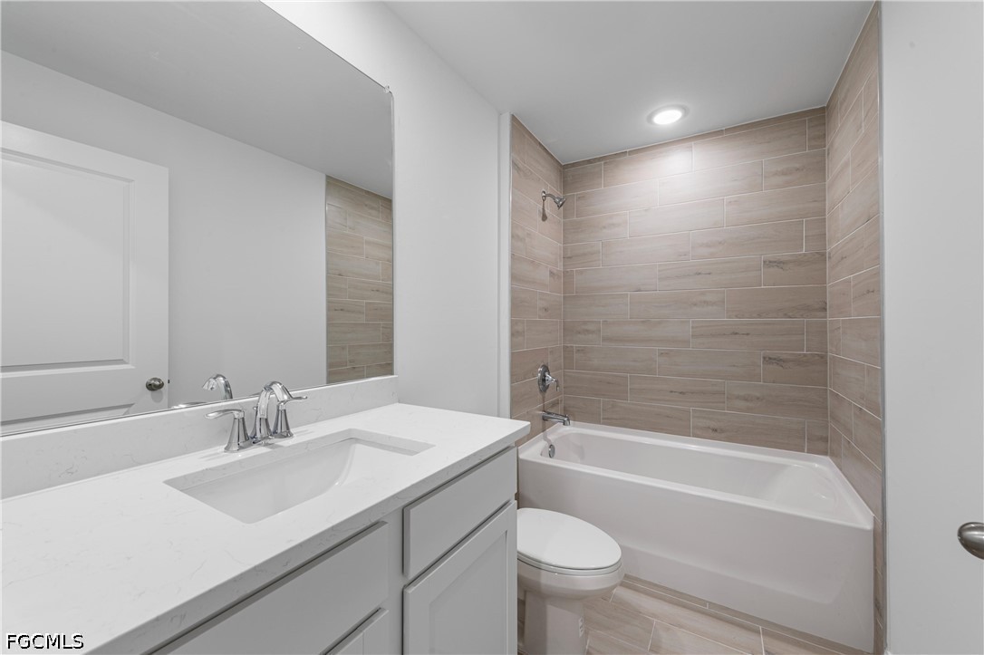 4 Bed SingleFamilyResidence for Sale in Lehigh Acres, photo 14