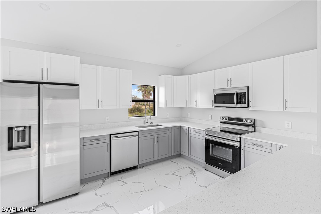 3 Bed SingleFamilyResidence for Sale in Lehigh Acres, photo 14