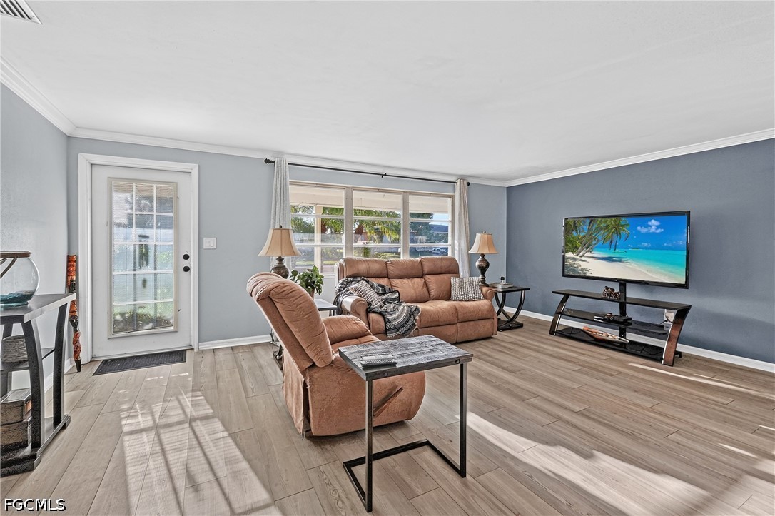 3 Bed Waterfront Home for Sale in North Fort Myers, photo 14