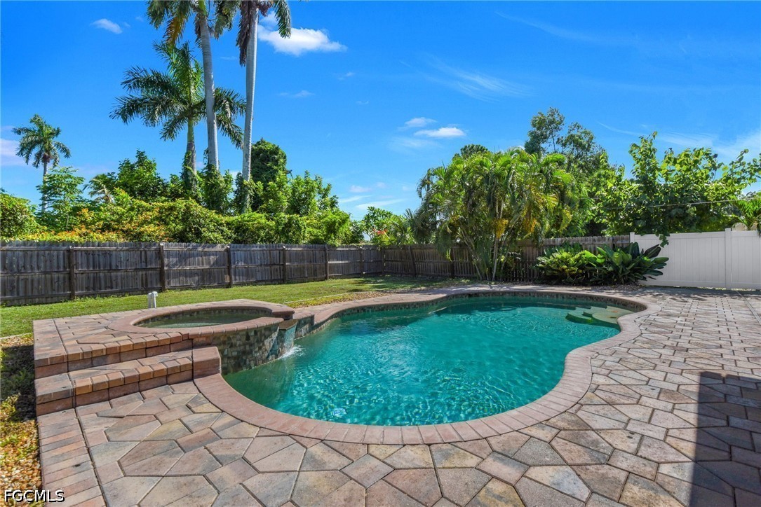 3 Bed Pool Home for Sale in Fort Myers Villas, photo 14
